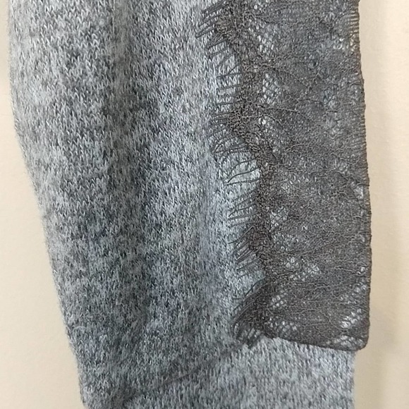 Ultra Flirt Marled Lace Trim Hooded Pullover Top - Picture 3 of 7